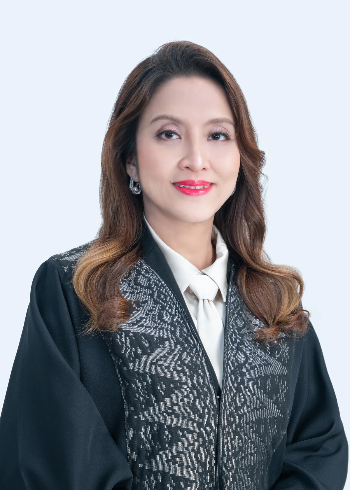 Portrait of Dr Farhana Fadzli.
